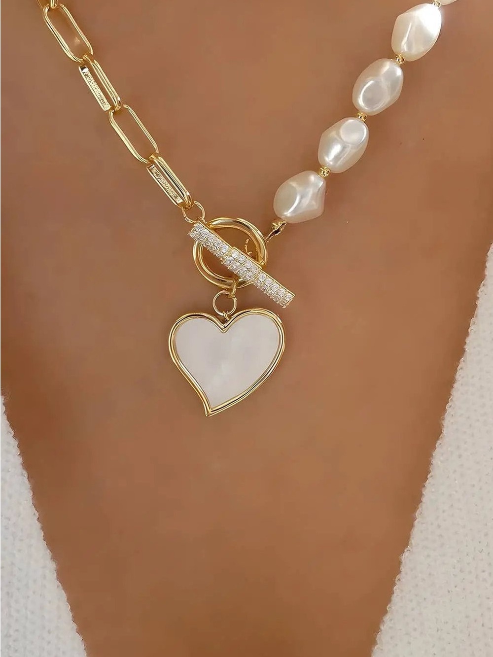 Pearl and gold chain necklace with a heart pendant + Free gift